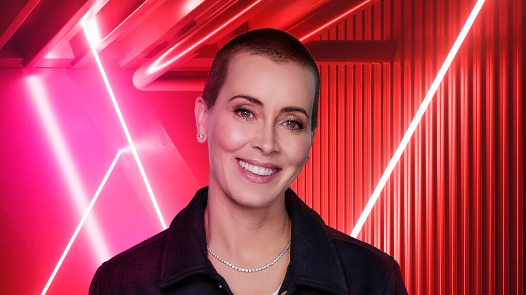 Ruim 3 jaar na Wen D’r Maar Aan, haar eerste Nederlandstalige album, keert Anouk terug met Trails of Fails.