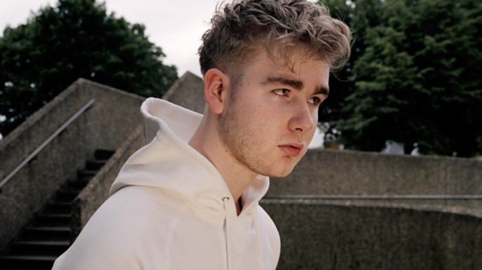 Met zijn nieuw vinylalbum duikt Mura Masa in de wereld van nostalgie