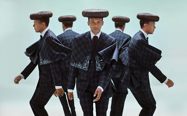 Stromae overweldigt in Amsterdam en brengt album 'Multitude' uit.