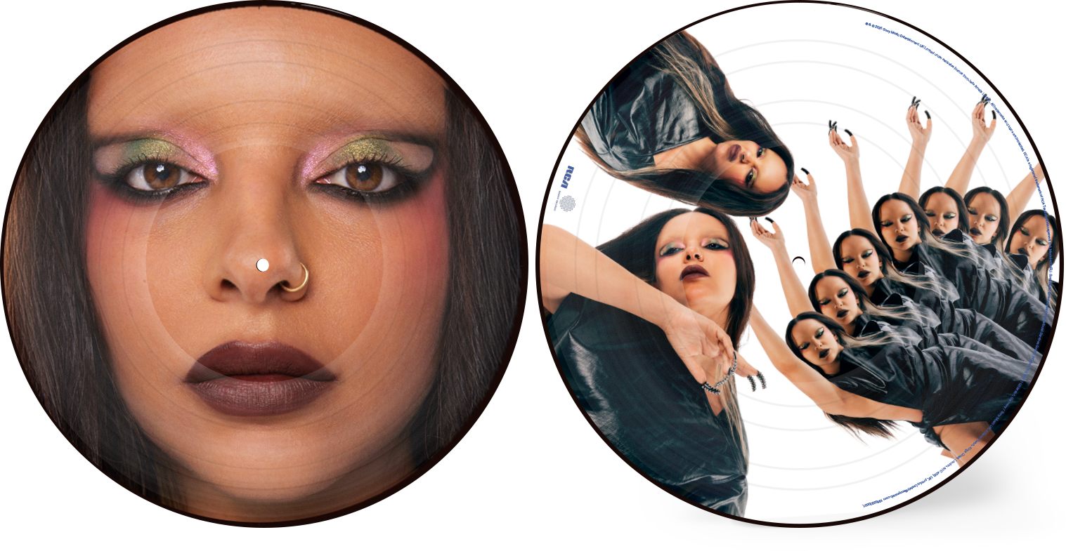 Jade zet de spotlights op zichzelf met debuutalbum "That's Showbiz Baby!"