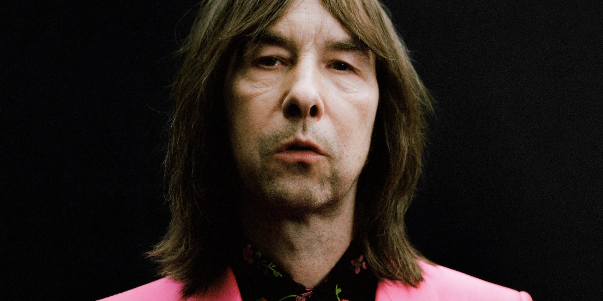 Primal Scream Keert Terug met Rauwe Emotie op 'Come Ahead'