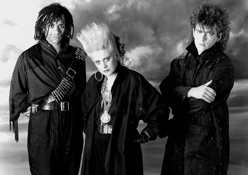 Thompson Twins' Iconische "Into the Gap" Nu Verkrijgbaar op Rood Vinyl!