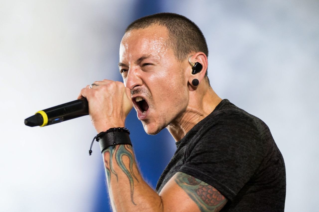 Veel reacties na overlijden Linkin Park zanger Chester Bennington