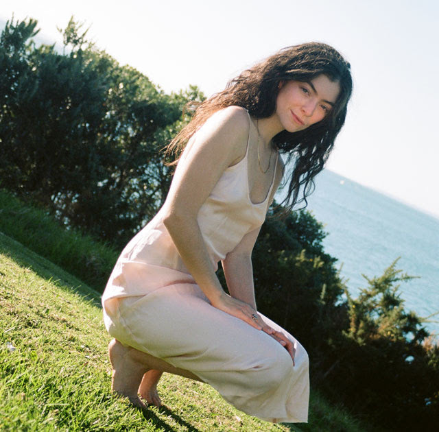 Lorde maakt releasedatum van 'Solar Power' bekend