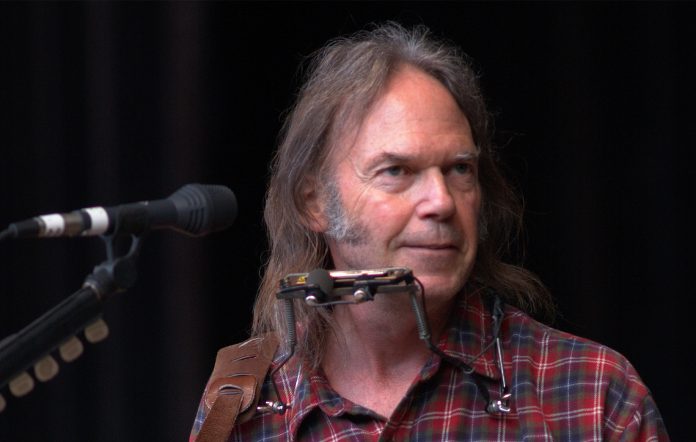 Neil Young album dat 20 jaar op de plank lag, verschijnt 8 july op vinyl