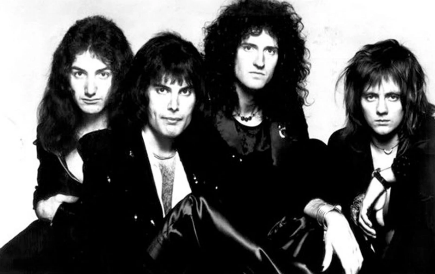 6LP boxset Platinum Collection van Queen met alle 3 Greatest Hits verschijnt op coloured vinyl