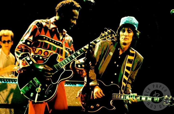 Rolling Stones gitarist Ronnie Wood eert zijn grote held Chuck Berry met tributealbum
