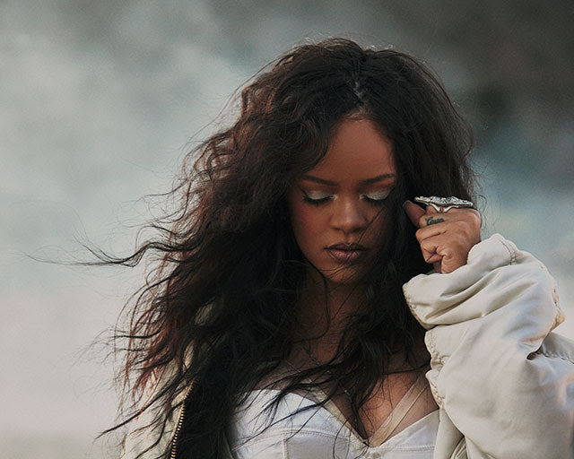 Rihanna treedt op tijdens de Halftime show van de Superbowl