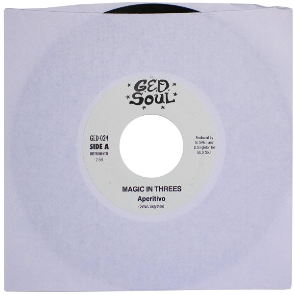  |  7" Single | Magic In Threes - Aperitivo / Perp Walk (Single) | Records on Vinyl