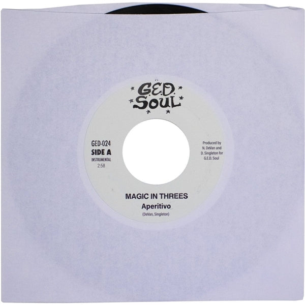  |  7" Single | Magic In Threes - Aperitivo/Perp Walk (Single) | Records on Vinyl